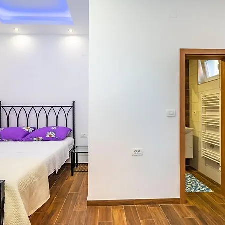 Apartmán Six Bedroom By The Sea Ae1575