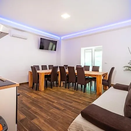 Six Bedroom By The Sea Ae1575 * Maslenica