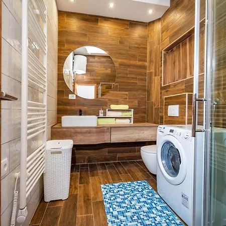 Six Bedroom By The Sea Ae1575